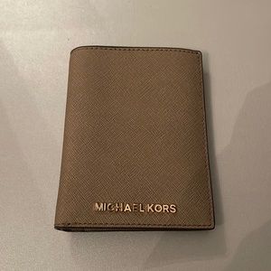 Michael Kors Passport Holder - Brown/Mauve